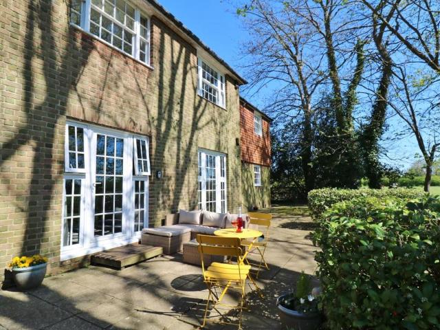 Flat for sale in Butlocks Heath, Helford