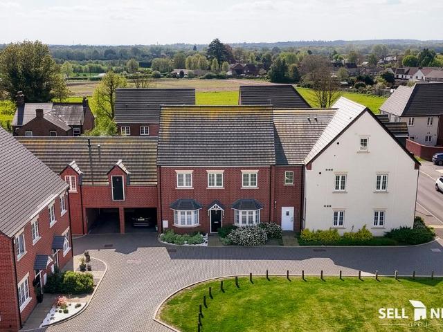Flat for sale in Bedford