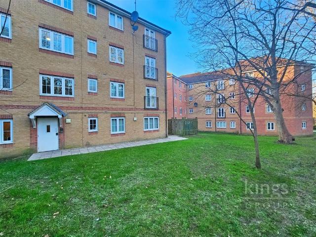 Flat for sale in Harlow, Essex