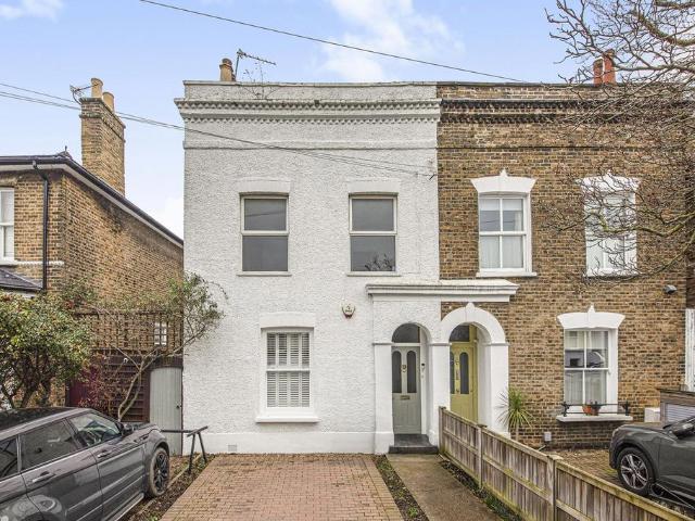 Flat for sale in East Dulwich, Greater London