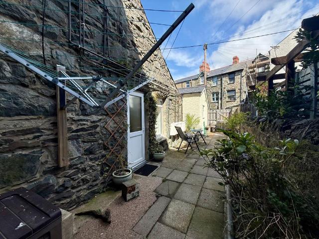 Flat for sale in Barmouth