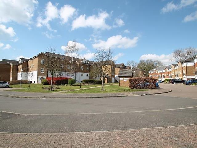 Flat for sale in Wraysbury, Isle Of Man