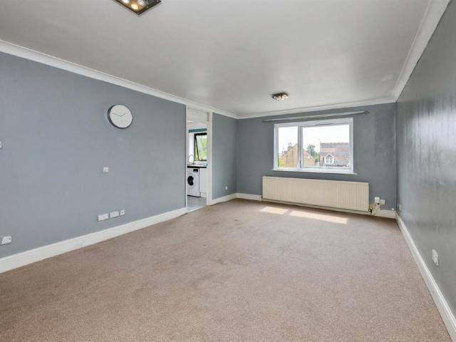 Flat for sale in Broxbourne, Hertfordshire