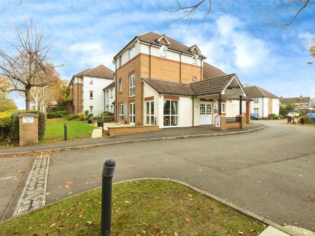 Flat for sale in Pamington, Gloucestershire