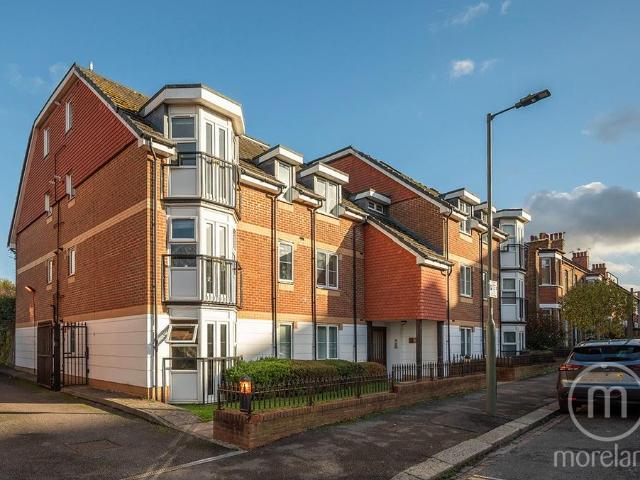 Flat for sale in Golders Green, Isle Of Man