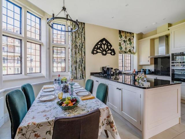 Flat for sale in Littlecote, West Sussex