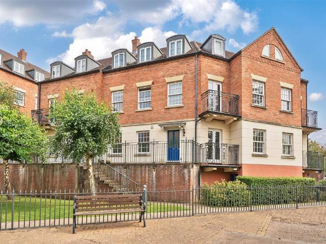 Flat for sale in Greenfields, Frankwell