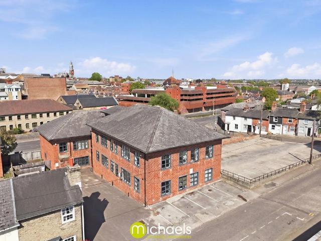 Flat for sale in Fordham Heath, Essex