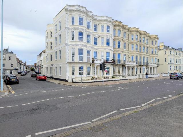 Flat for sale in West Worthing, Worthing