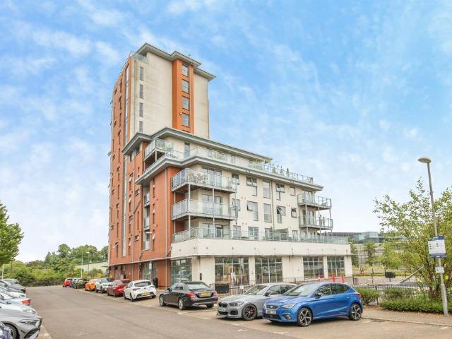 Flat for sale in Maidenhall, Key Street