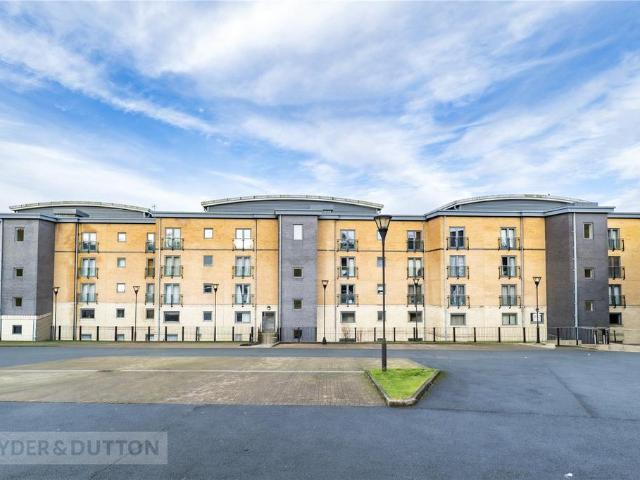 Flat for sale in Thornton Lodge, Huddersfield