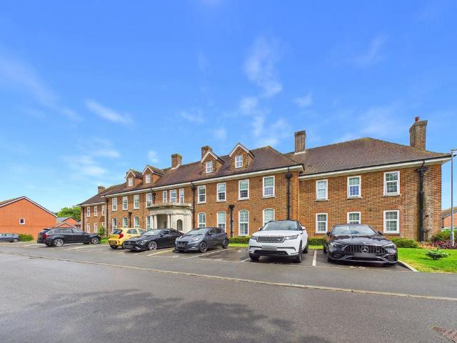 Flat for sale in Folkestone