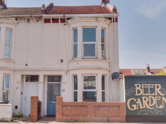 Flat for sale in Fratton, City Of Portsmouth