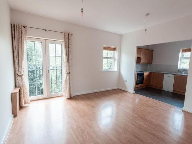 Flat for sale in Leighton-Linslade, Leighton Buzzard