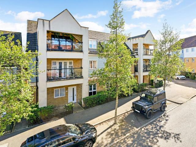 Flat for sale in Godinton Park, Bridgefield