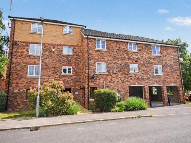 Flat for sale in Ossett, West Yorkshire