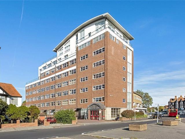 Flat for sale in Elmers End, Greater London