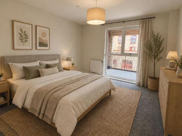 Flat for sale in London Borough of Hounslow, Greater London