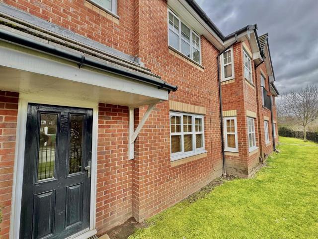 Flat for sale in Northern Moor, Manchester