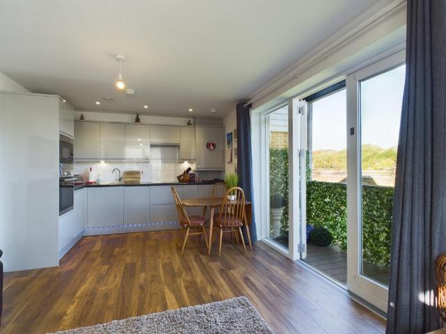 Flat for sale in St. Marys Island, Gillingham