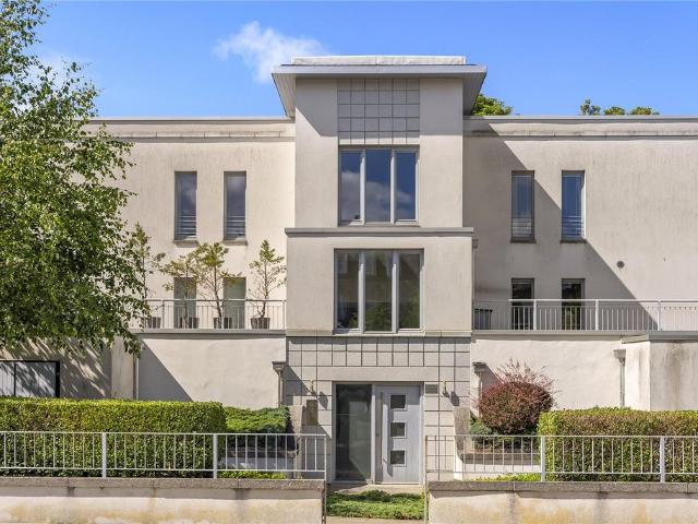 Flat for sale in West End, Ballindoch