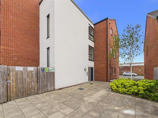 Flat for sale in Eton Park, East Staffordshire