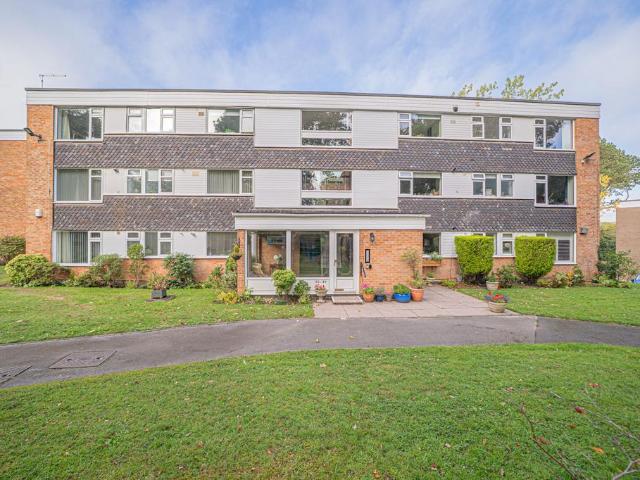 Flat for sale in Blossomfield, Solihull