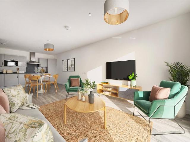 Flat for sale in Longlands, Greater London
