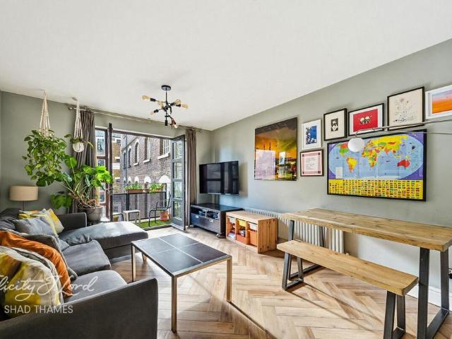 Flat for sale in Bermondsey, Greater London