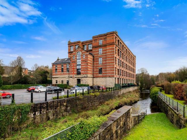 Flat for sale in Lee Bank, Greater Manchester