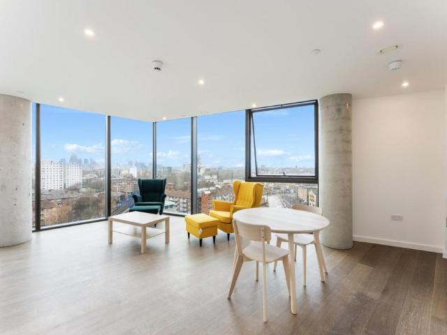 Flat for sale in Canary Wharf, Isle Of Man