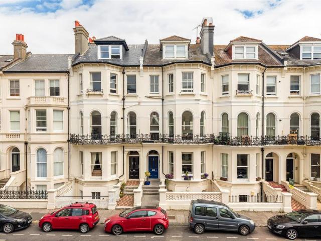 Flat for sale in Aldrington