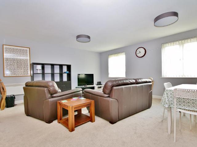 Flat for sale in Horsell, Woking