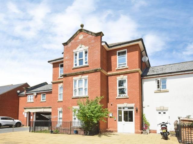 Flat for sale in Great and Little Leighs, Chelmsford