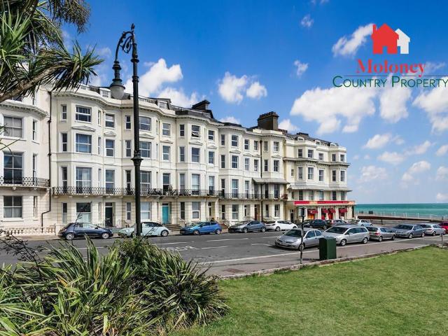 Flat for sale in Bohemia, Guestling Green