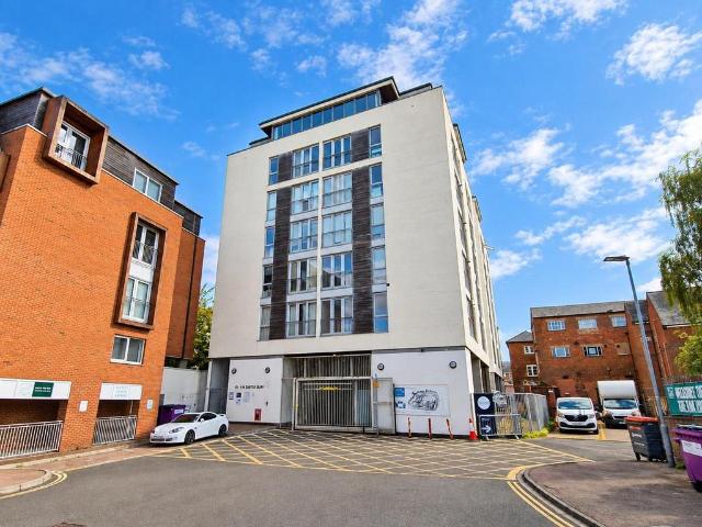 Flat for sale in Castle, Bedford