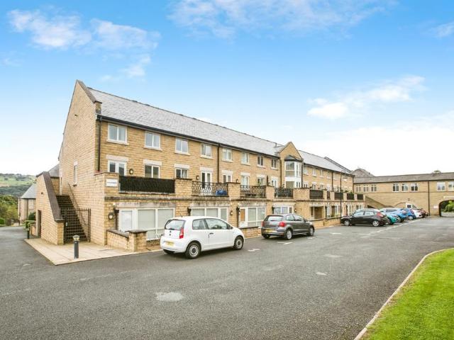 Flat for sale in Heath, Savile Park