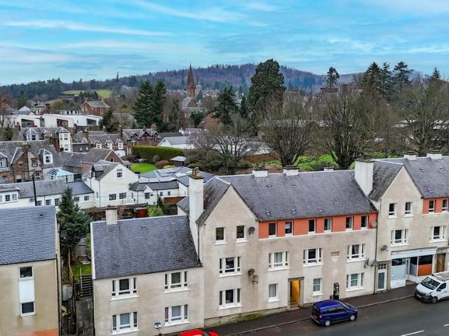 Flat for sale in Crieff, Scotland