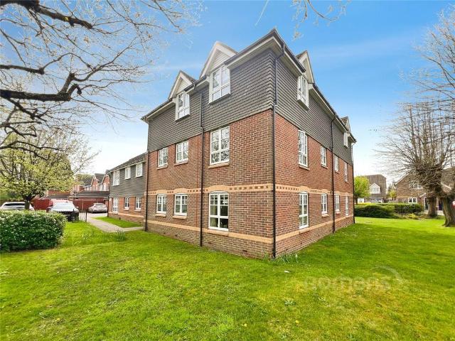 Flat for sale in Aldershot, Hampshire