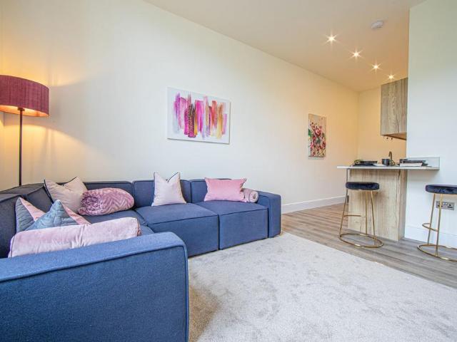 Flat for sale in Ripponden, West Yorkshire