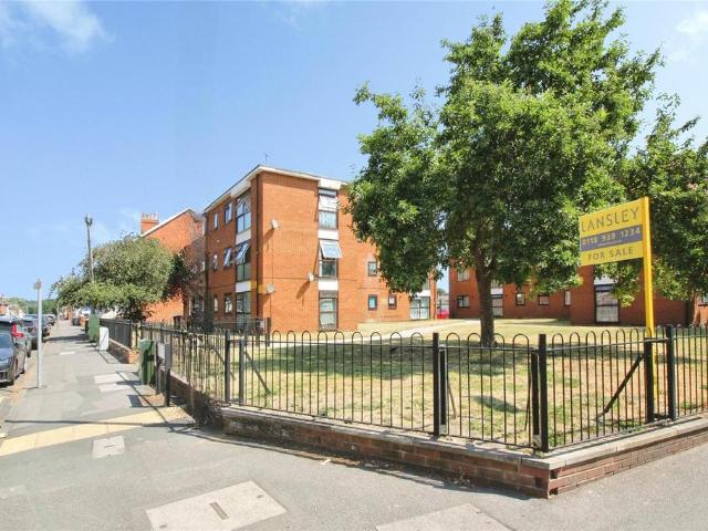 Flat for sale in Reading West, Reading