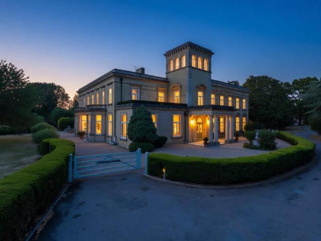 Flat for sale in Hertford, Colliers End