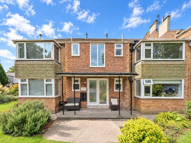 Flat for sale in Chapel Allerton, Leeds