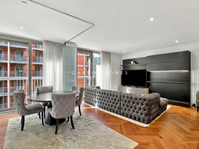 Flat for sale in Nine Elms, Greater London