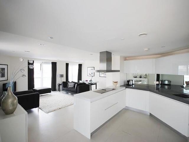 Flat for sale in Finsbury, Greater London