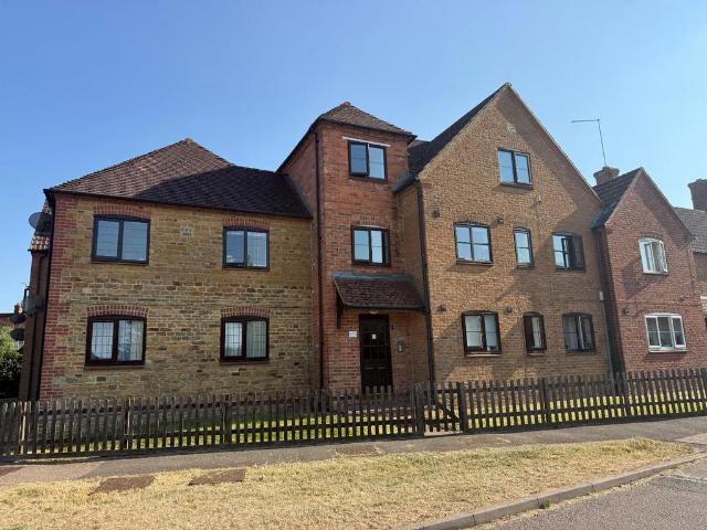 Flat for sale in Moulton