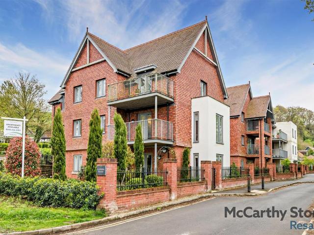 Flat for sale in Marlborough, Easton Royal
