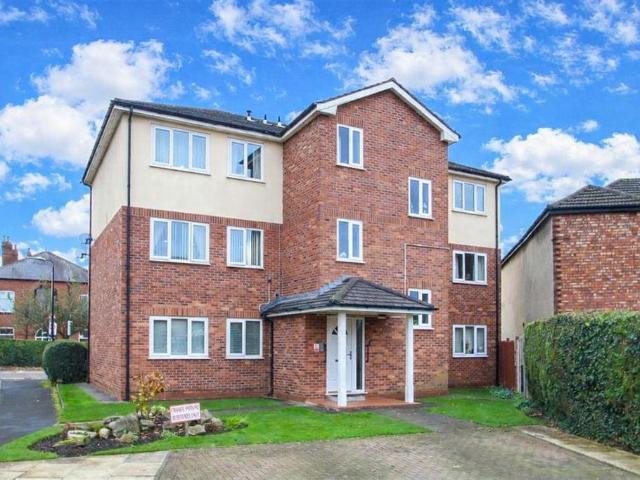 Flat for sale in Woodsend, Trafford Park