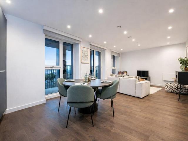 Flat for sale in Bromley-by-Bow, Poplar Grove
