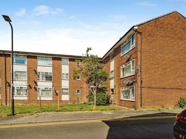 Flat for sale in Slough